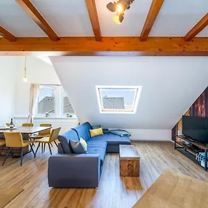 Stylisches Penthouse Zentral Tischfussball 100m2 Wii Apartment Hannover
